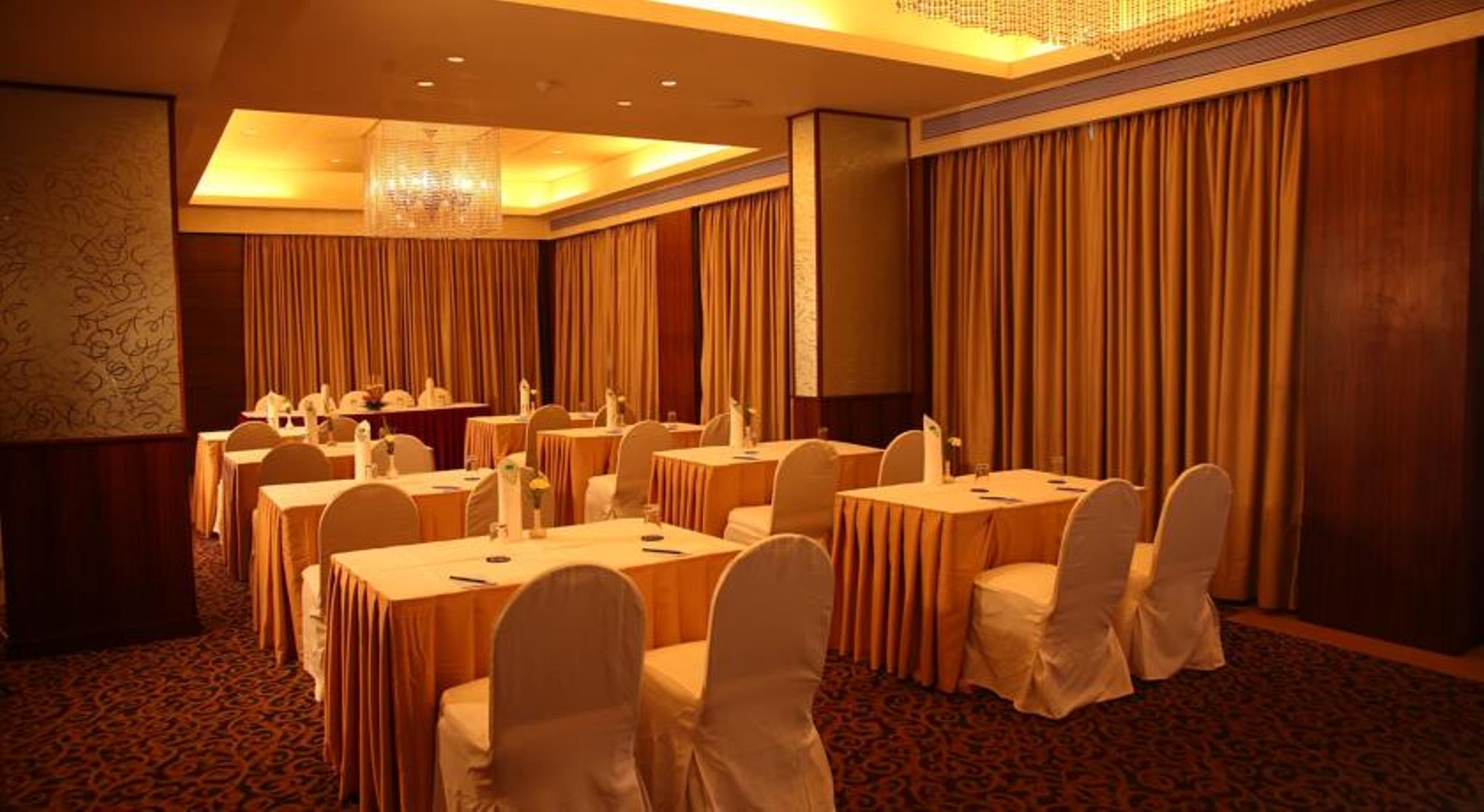 Sun-N-Sand Mumbai Juhu Beach Exterior photo