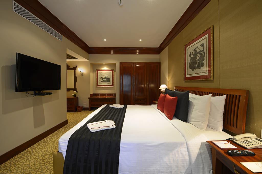 Sun-N-Sand Mumbai Juhu Beach Exterior photo